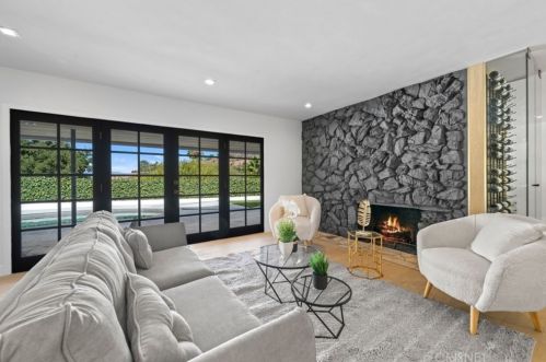 3701 Royal Woods Dr, Van Nuys CA  91403-4217 exterior