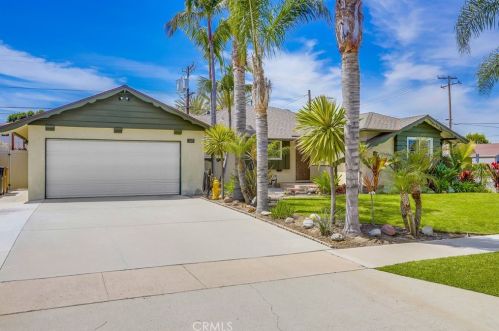 305 Kenmore St, Anaheim CA  92804-2114 exterior