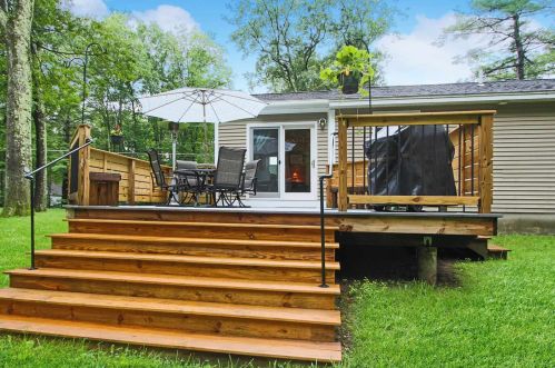 53 Seaverns Bridge Rd, Amherst, NH 03031-2136