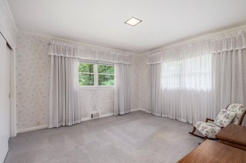 1386 Moores Mill Rd, Atlanta GA  30327-1432 exterior