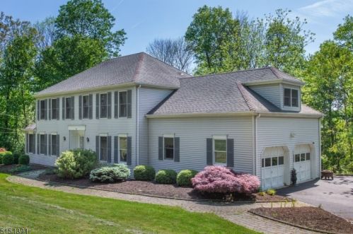 12 Old Township Rd, Roxbury Township, NJ 07836-9742