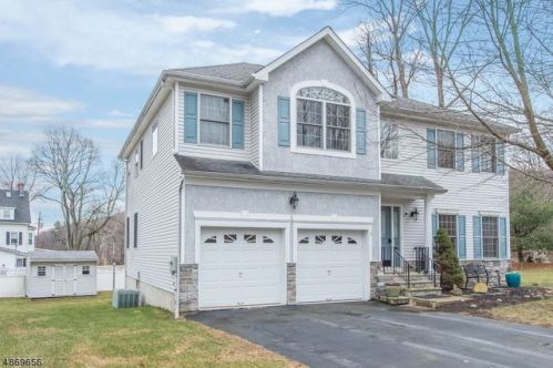 3 Hillsdale Dr, Dover, NJ 07801-2509