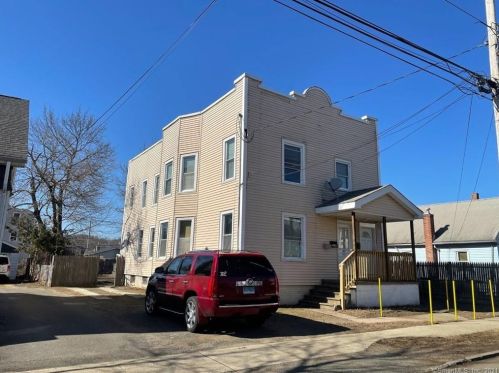 137 Clifton St, Wallingford CT  06492-4003 exterior