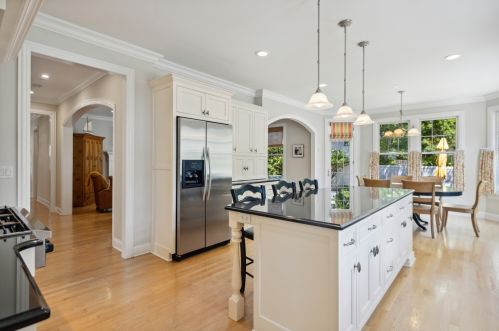 267 Middaugh Rd, Willowbrook IL  60514-1067 exterior