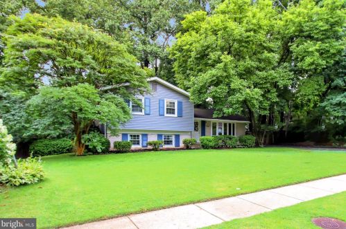 6221 Tyner St, Springfield, VA 22152-1951