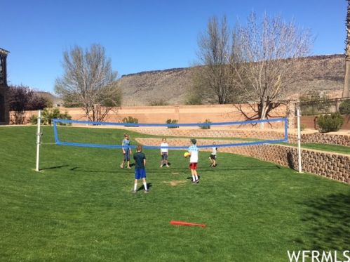 810 Dixie Dr, Saint George UT  84770-7219 exterior