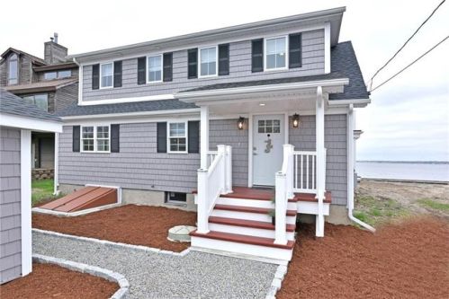 204 Shawomet Ave, Warwick, RI 02889-3642