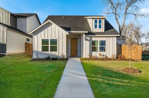 825 Powell Ave, Fort Worth, TX 76104-6521