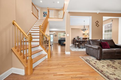 1826 Luther Lowell Ln, Sycamore IL  60178-8751 exterior