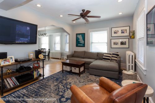 60 Linden Pl, Tinton Falls, NJ 07701-1900