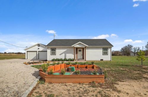 201 Hereford Ln, Millsap, TX 76066-0026