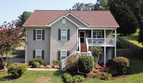 145 Western Cedar Ln, Clarkesville, GA 30523-4252