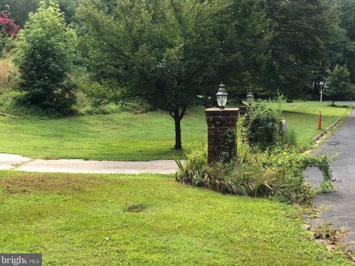 2890 Spg Lk Dr, Davidsonville MD 21035-1230 exterior