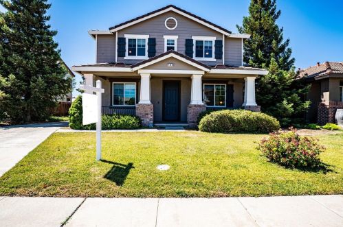 764 Twin Oaks Dr, Tracy, CA 95377-8747