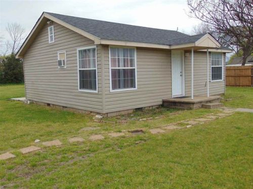 300 Front Ave, Marietta, OK 73448-2250