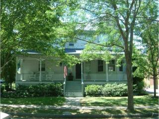 29 Hunter Ave, Middletown, RI 02840-2859