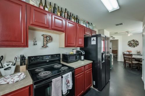 10600 Wild Oak Dr, Fort Worth TX  76140-5437 exterior