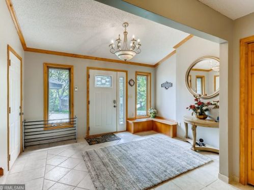 2265 James Ct, Saint Paul MN  55122-2317 exterior