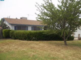 1629 Rossmoor Ct, Visalia, CA 93277-3864