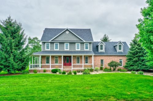 16 Oak Ridge Dr, Rockwell, IL 61301-9648