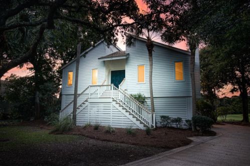 17 Oyster Row, Isle Of Palms SC  29451-2724 exterior