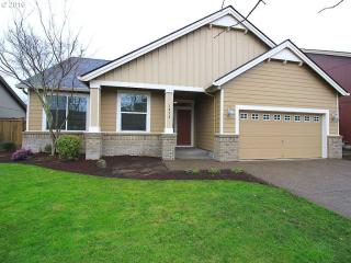1075 Heathrow Dr, Eugene, OR 97402-1585