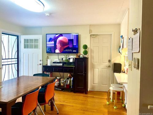 3846 Noeau St, Honolulu, HI 96816-4327