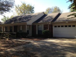 2175 Burlingate Dr, Cordova, TN 38016-5236
