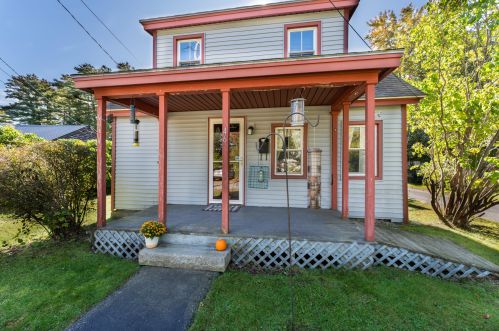 46 Mclellan St, Mere Point, ME 04011-2524