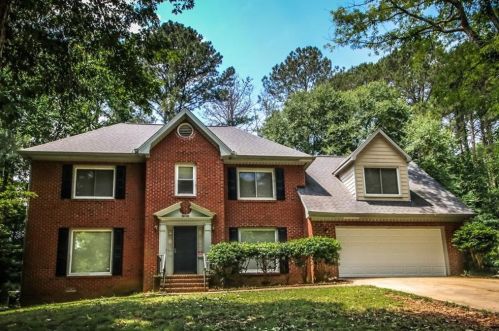 6449 Laural Bnd, Stone Mountain, GA 30087-4865