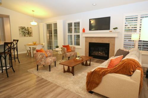 131 Village Oaks Ct, Healdsburg, CA 95448-8081