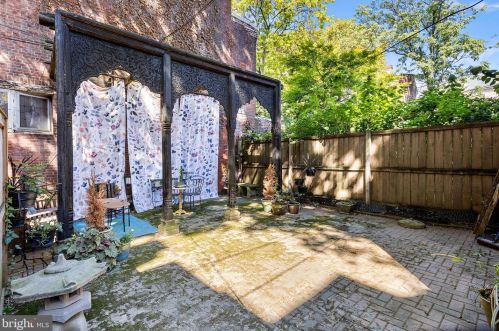 430 42 St, Philadelphia PA 19104-0044 exterior