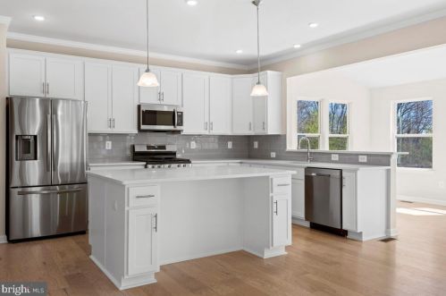 6380 Enon School Rd, Marshall, VA 20115-2412