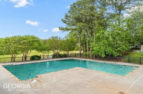 106 Adrian Pl, Atlanta GA  30327-4003 exterior