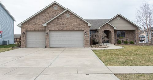 26410 Settlers Dr, Minooka, IL 60410-5427