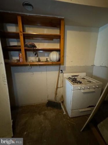 129 63rd St, Philadelphia PA 19142-2303 exterior