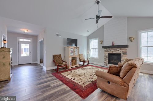 412 Constitution Dr, Ephrata PA  17522 exterior