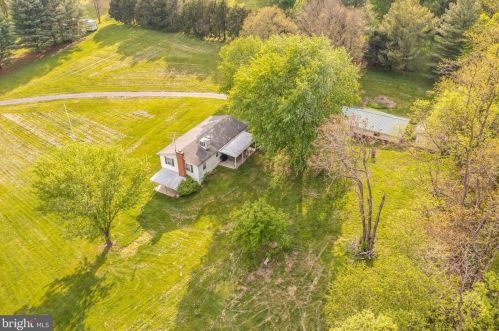 857 Oregon Trl, Harpers Ferry WV 25425-3144 exterior