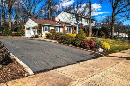 11 Adrian Way, Edison, NJ 08820-2052