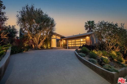 14575 Deervale Pl, Van Nuys, CA 91403-4612