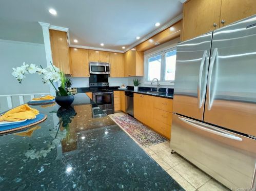 810 Kiaala Pl, Honolulu HI  96825-3023 exterior