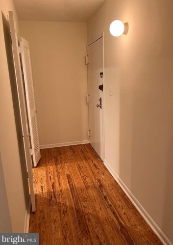 2241 Castle Rock Sq, Herndon, VA 20191-2221