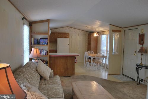 38 Hathaway Dr, Carlisle PA 17015-8892 exterior