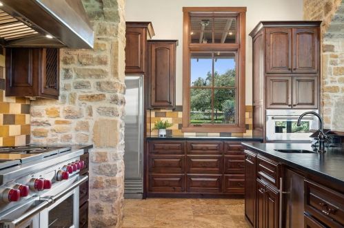 17837 Flagler Dr, Austin TX  78738-7630 exterior