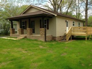 703 Circle Dr, Tullahoma TN  37388-3051 exterior