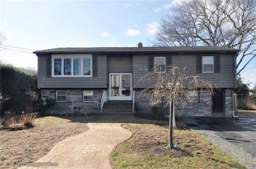 6 Vineland Ave, Providence, RI 02911-1320