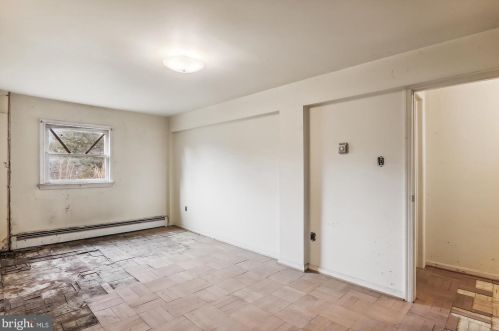 211 Ednor Rd, Silver Spring MD 20905-5134 exterior