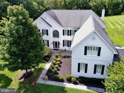 17668 White Gate Pl, Leesburg, VA 20175-7039