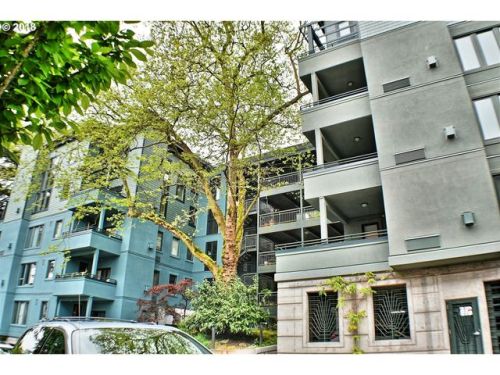 2024 Howards Way, Portland OR  97201-7706 exterior