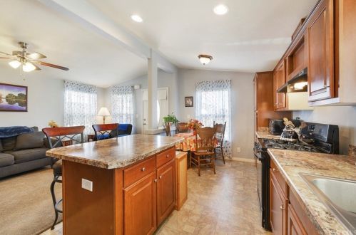 45 Maple Via, Anaheim CA  92801-1036 exterior